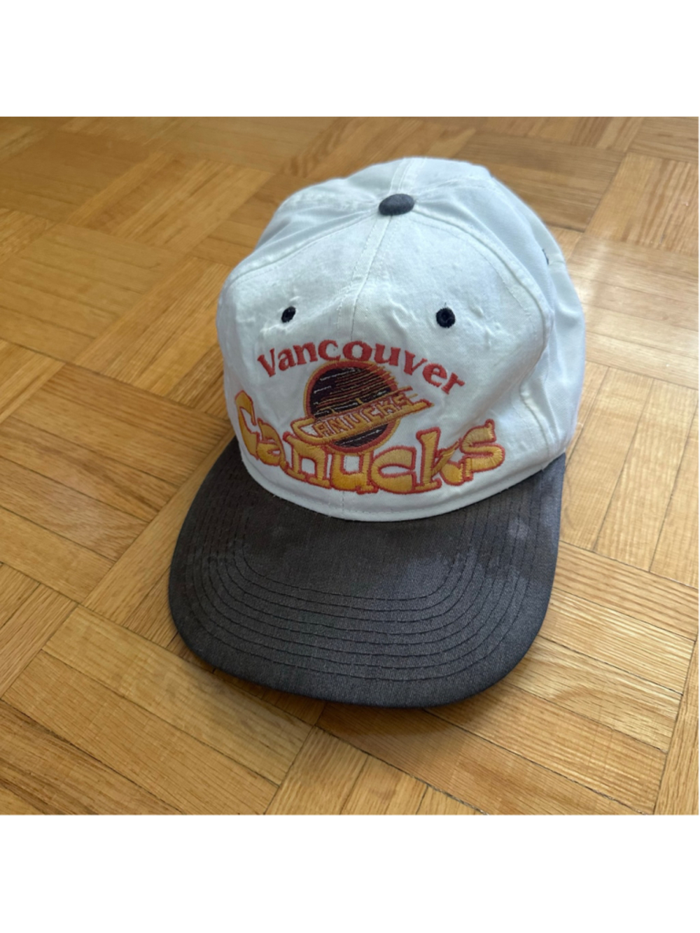 Vintage Vancouver Canucks snap back cap